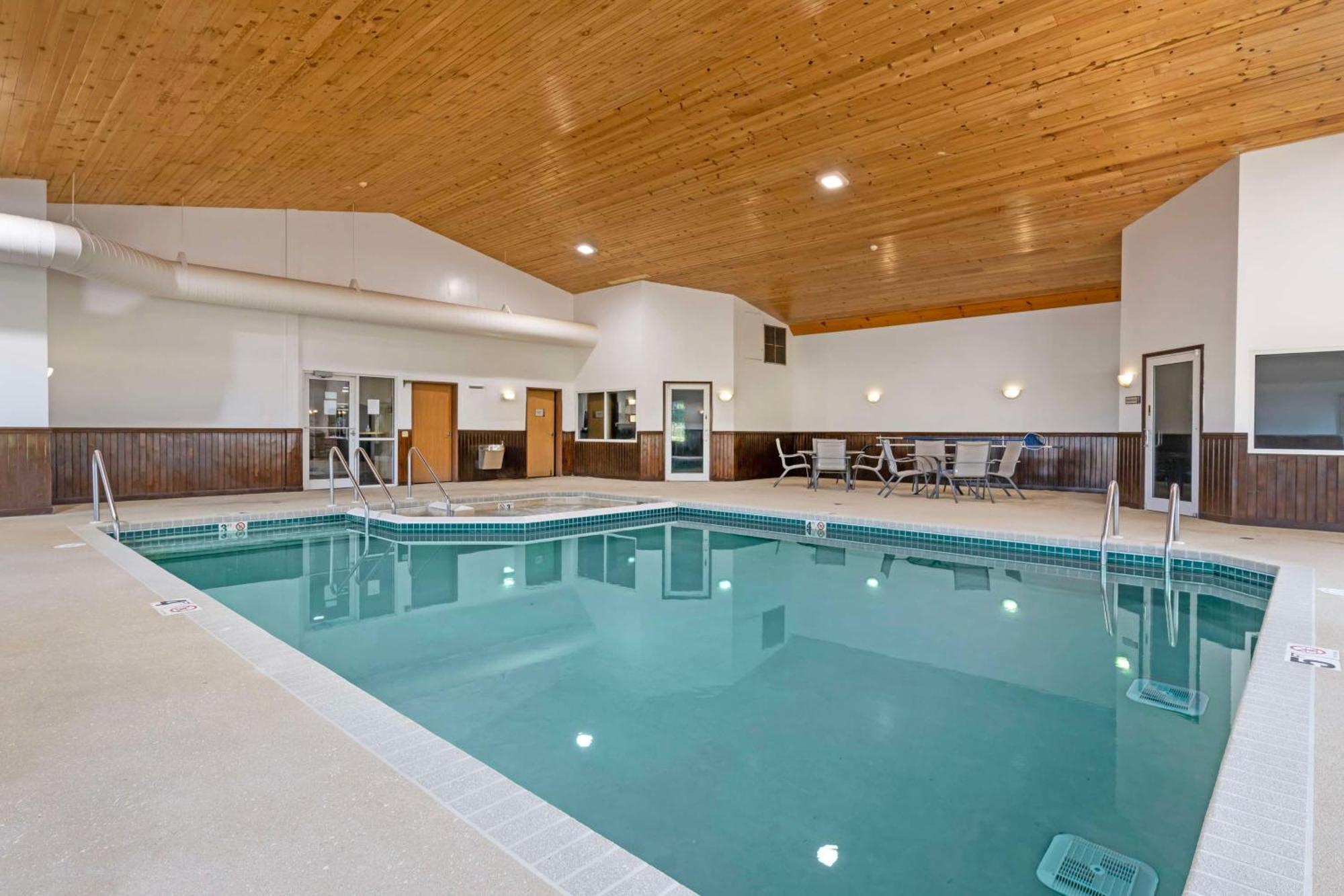 Best Western Wittenberg Inn מראה חיצוני תמונה
