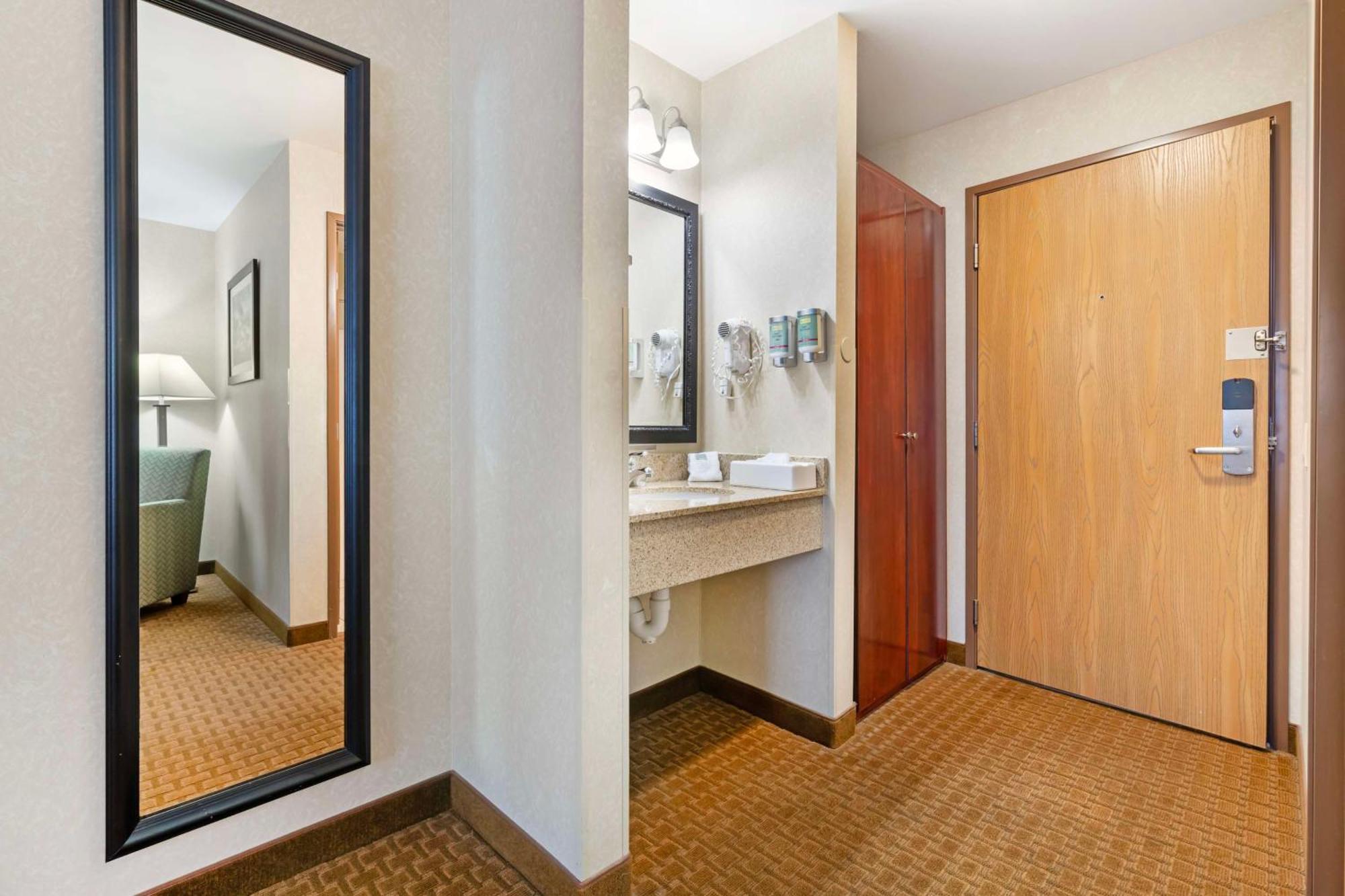 Best Western Wittenberg Inn מראה חיצוני תמונה