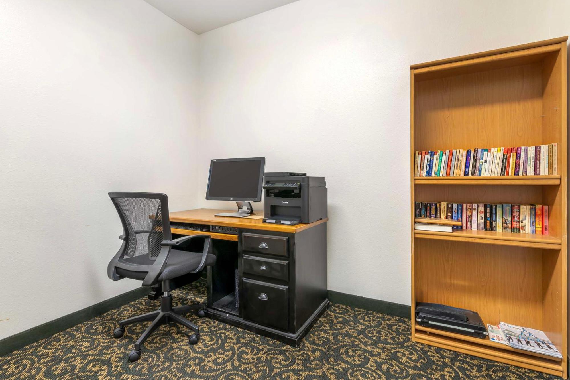 Best Western Wittenberg Inn מראה חיצוני תמונה