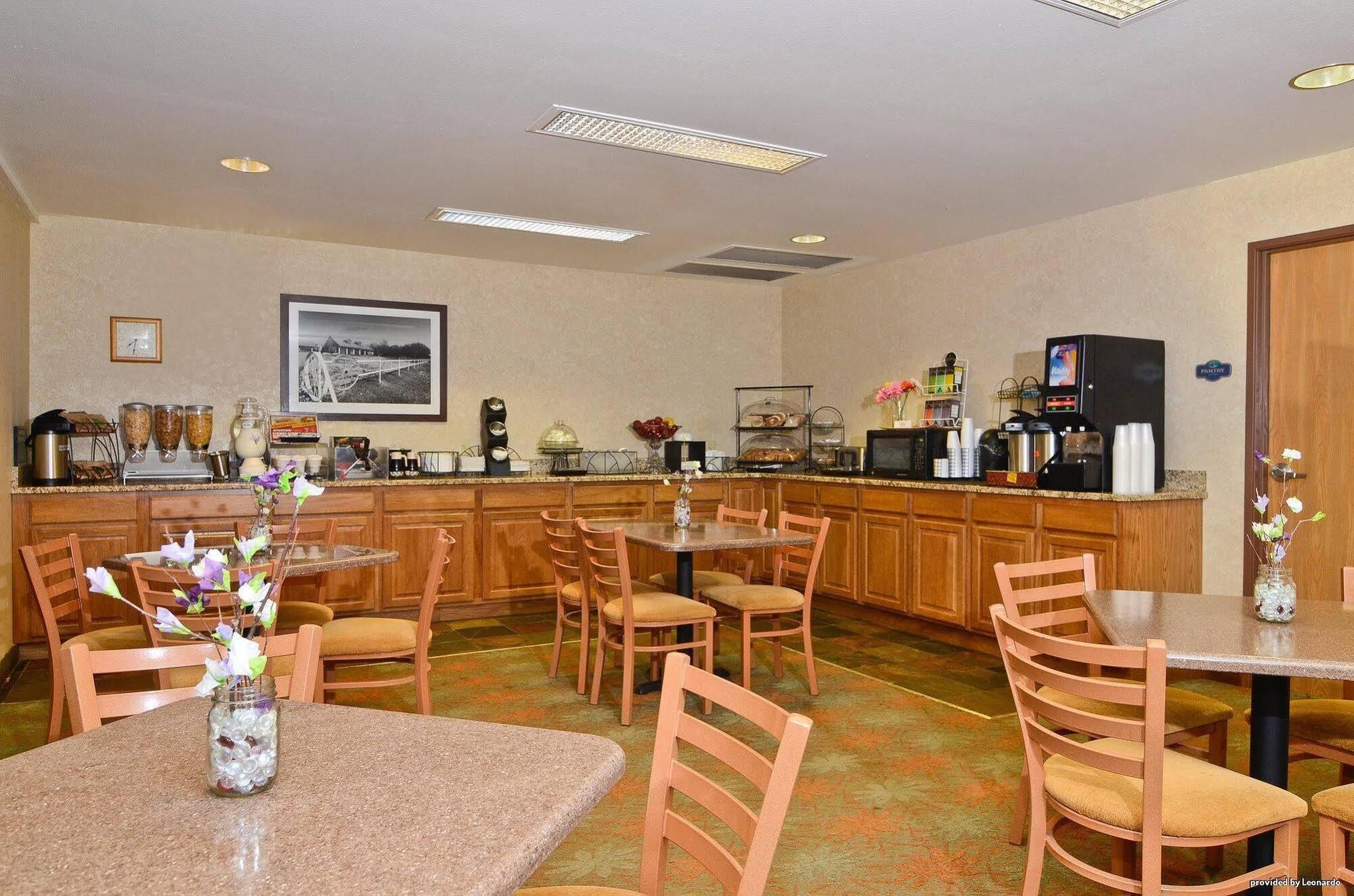 Best Western Wittenberg Inn מראה חיצוני תמונה