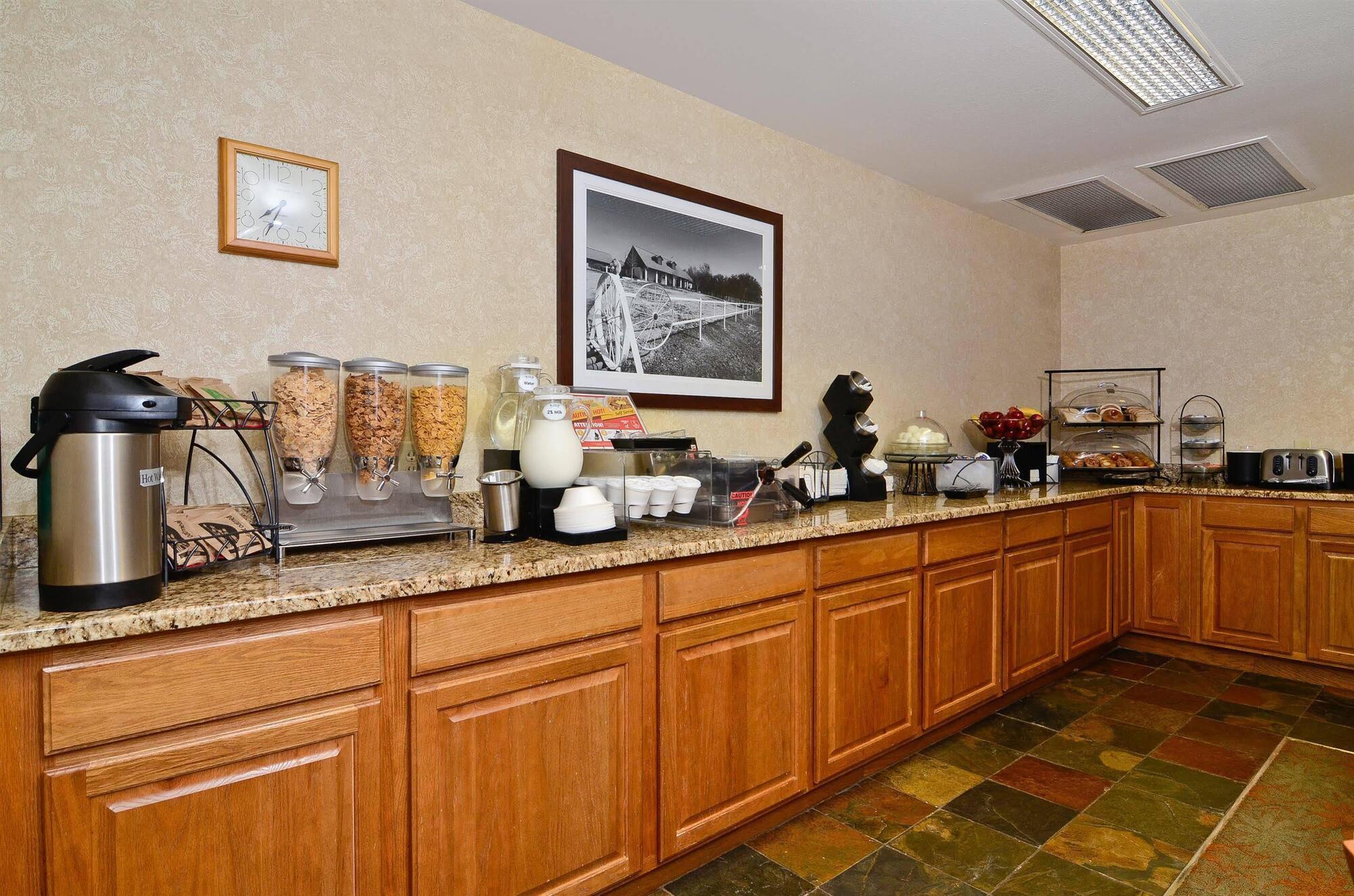 Best Western Wittenberg Inn מראה חיצוני תמונה